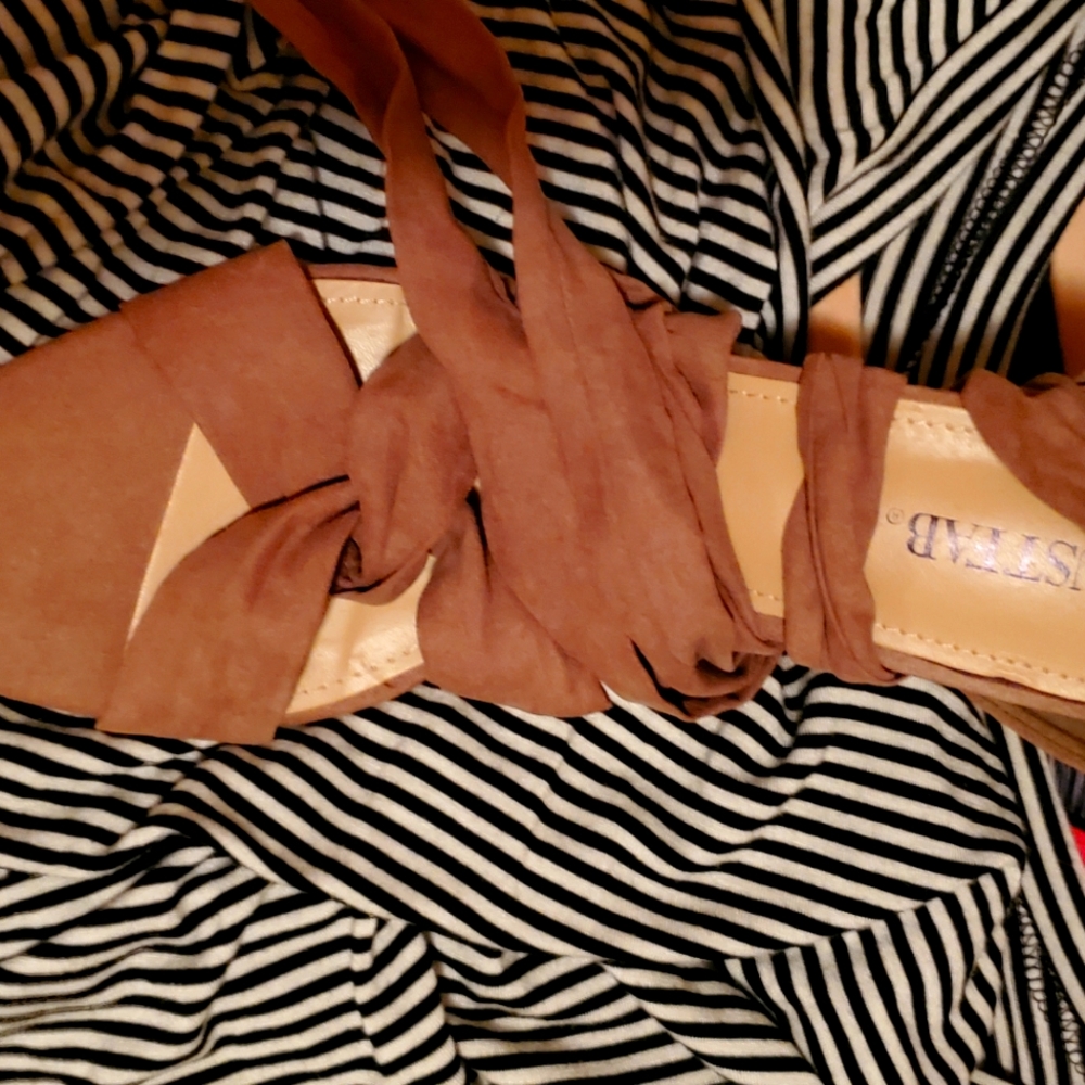 Womens heeled sandals size 11 camel